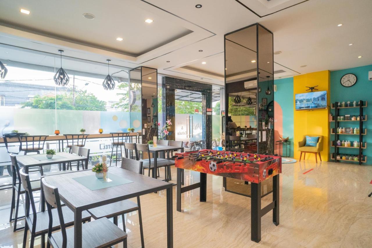 Sans Hotel Kupang Indah Surabaya By Reddoorz Exterior photo